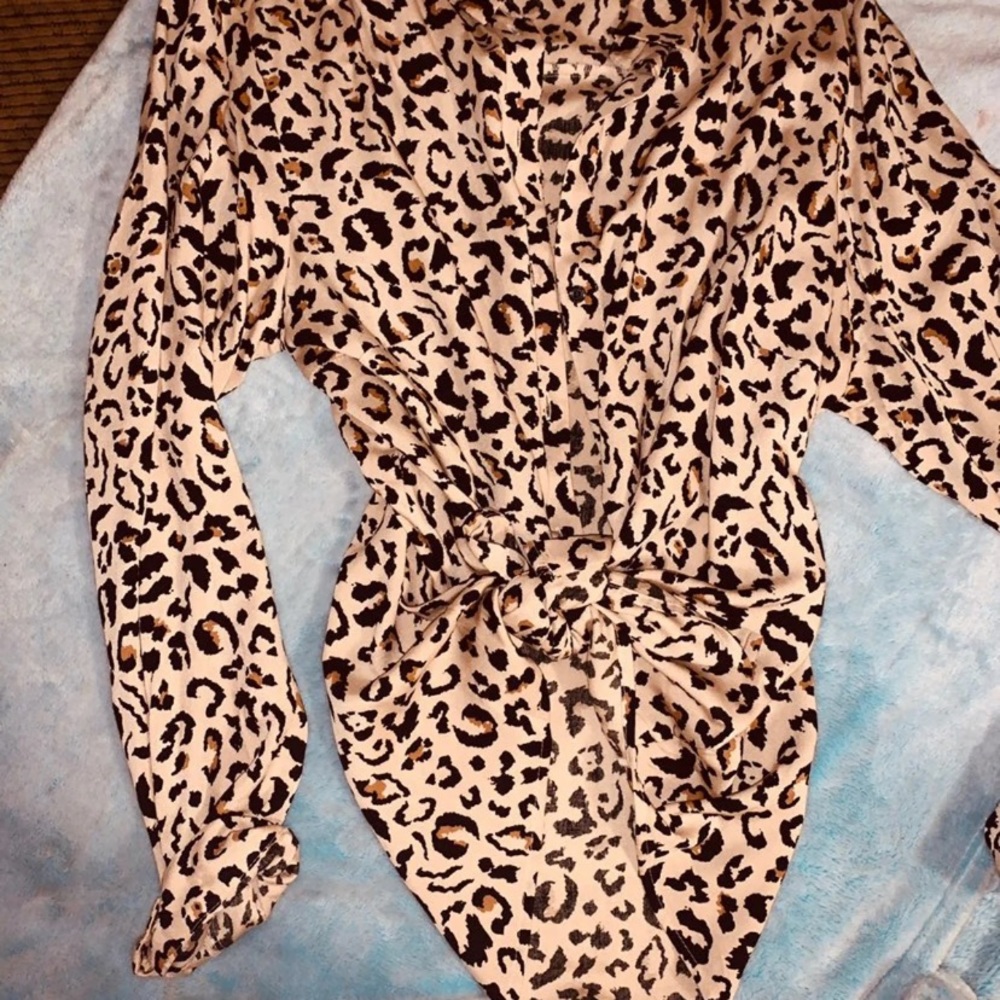 H&M loose fit , Cheetah print blouse 🤎💛